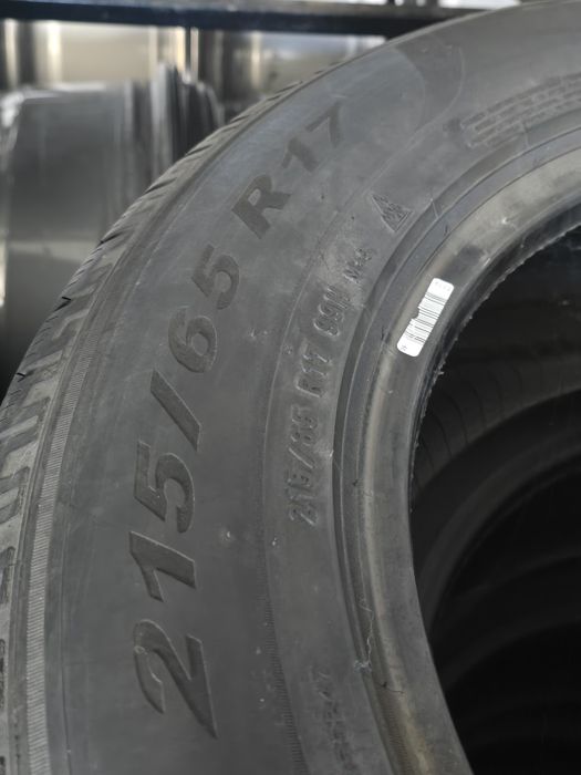 4 Броя 215/65/17 Pirelli 2x7mm 2x5,5mm