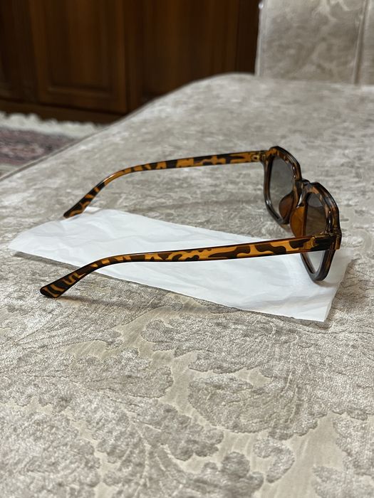 Продам солнцезащитные очки