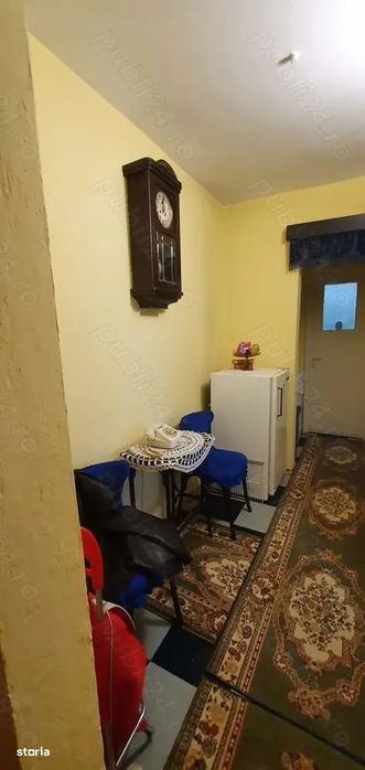 De vânzare apartament 3 camere decomandat
