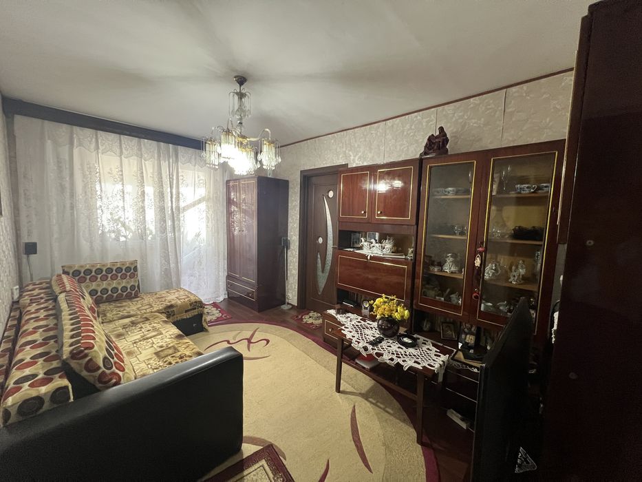 Apartament semidecomandat, centrala, etajul 3, zona Bigul Nou