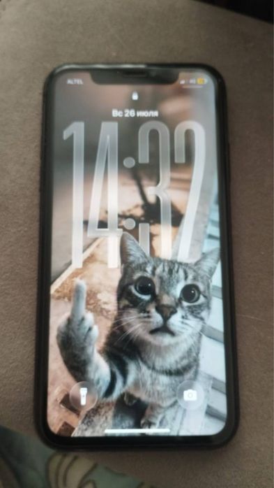 Айфон 11 продам срочно