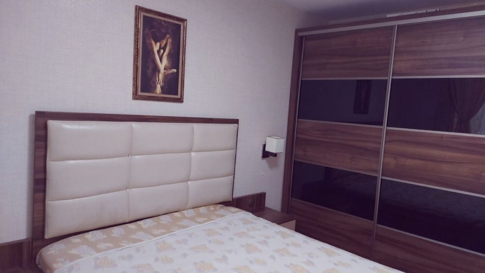 Дава се под наем Тристаен апартамент в Пловдив, Кючук Париж - 100 кв.м за 484.5 € - Снимка #1