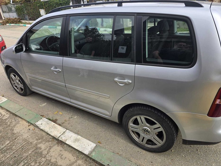 VOLKSWAGEN Touran 2005 — imagine 3