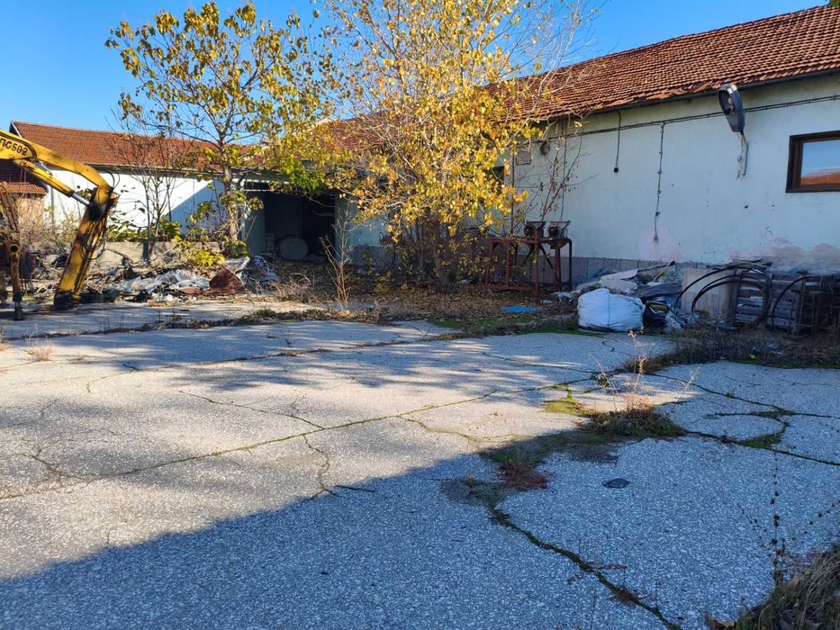 Дава се под наем Промишлена сграда в Септември - 5800 кв.м за 3300 € - Снимка #3