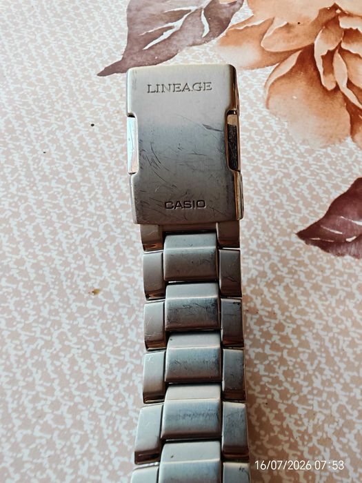 Vând Casio Lineage