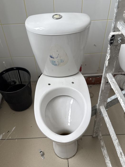 Продам унитазы 9шт