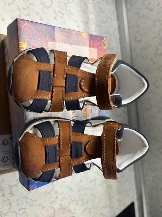 Детски сандали 24