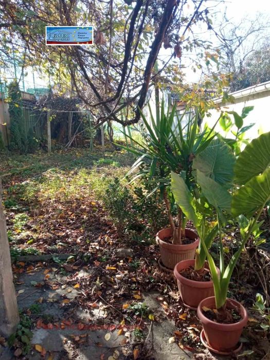 Къща в гр. Ботевград 127 м² РЗП с двор - 543 м²