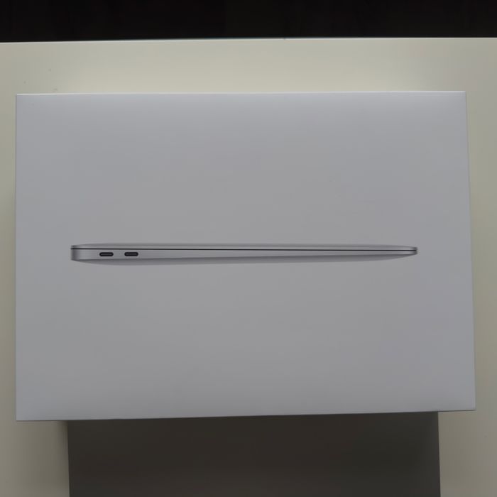 MacBook Air 13.3” M1 с кутия