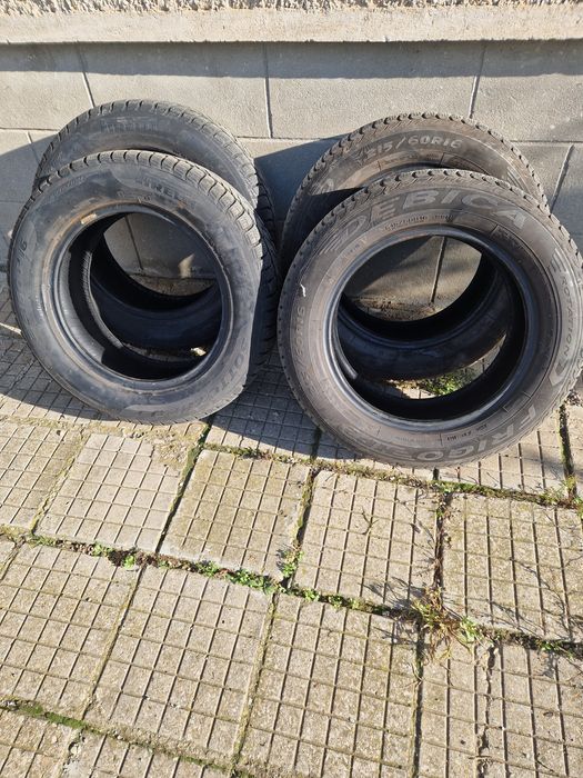 4 броя  зимни гуми 215/60/16  -2 Pirelli и 2 Debica
