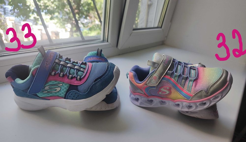 Продам кроссовки Skechers на девочку