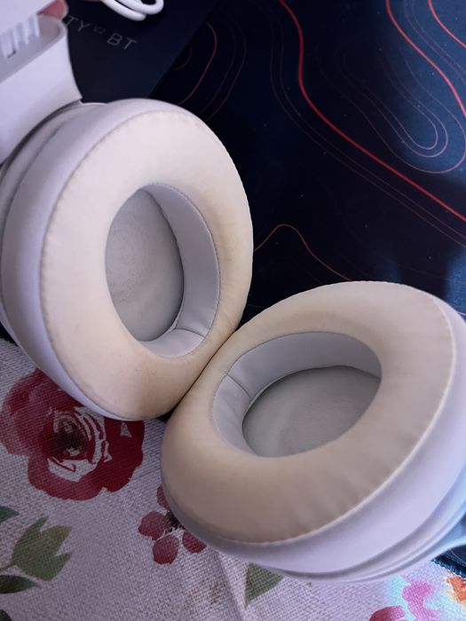 Razer Kraken Kitty V2 BT – White
