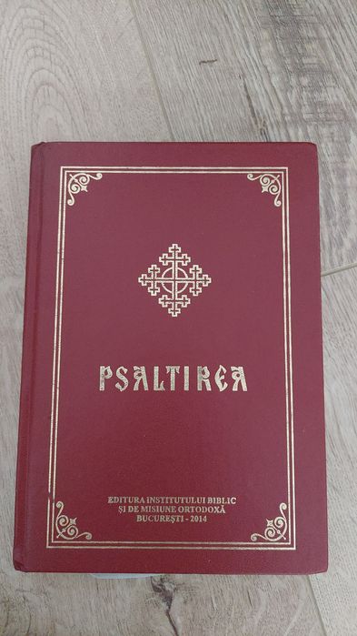 Vand carti Bisericesti.