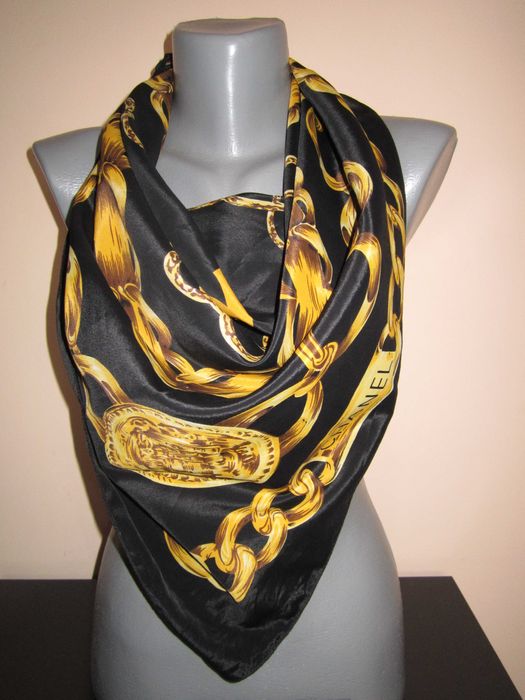 100 % оригинален черен дамски копринен шал на CHANEL / Шанел от Италия
