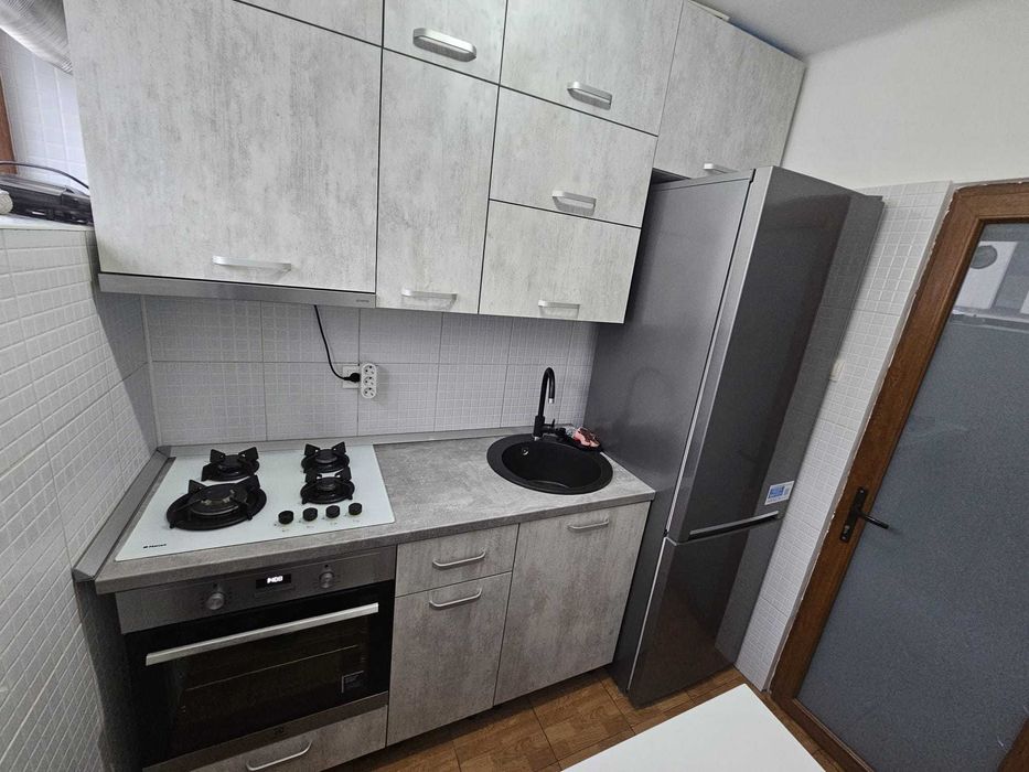 Vand Garsoniera Str Traian Pitesti