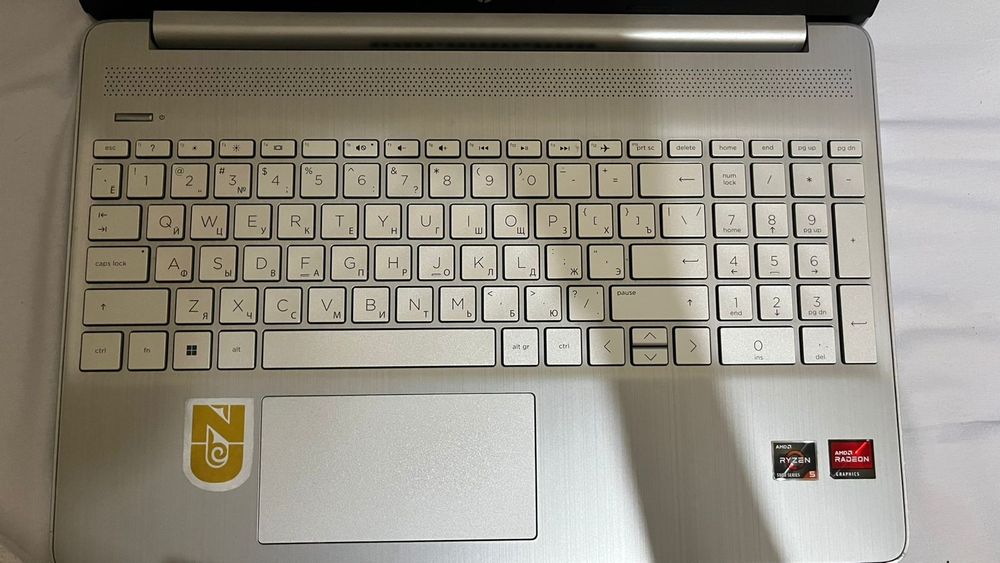 Ноутбук HP 15s-eq2093ur