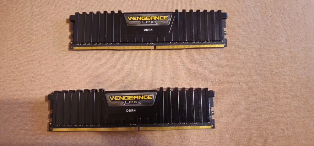 Placa Baza Ryzen  Threadripper X399 cu procesor Ryzen1920X