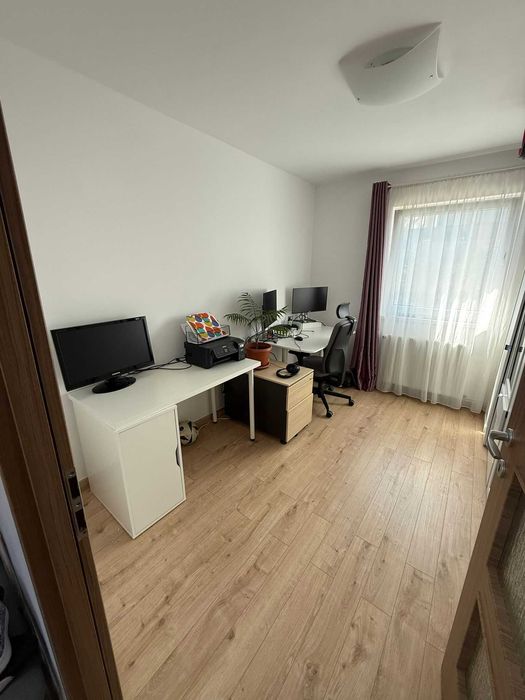 Închiriez apartament 4 camere decomandate 1 baie etaj 4/4