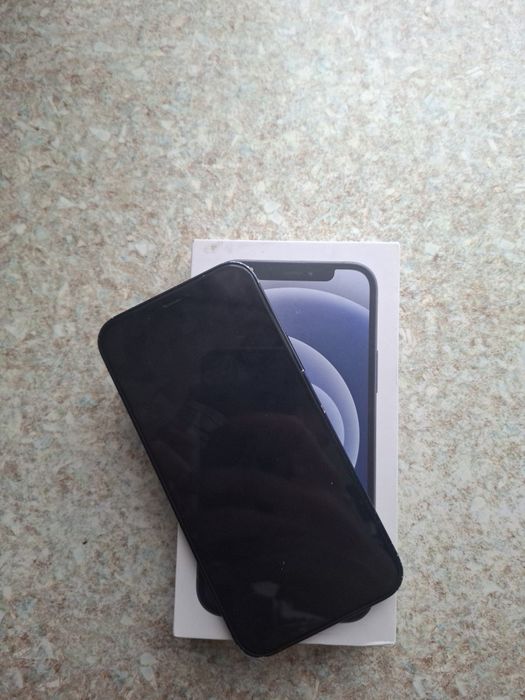iPhone 12, продаю