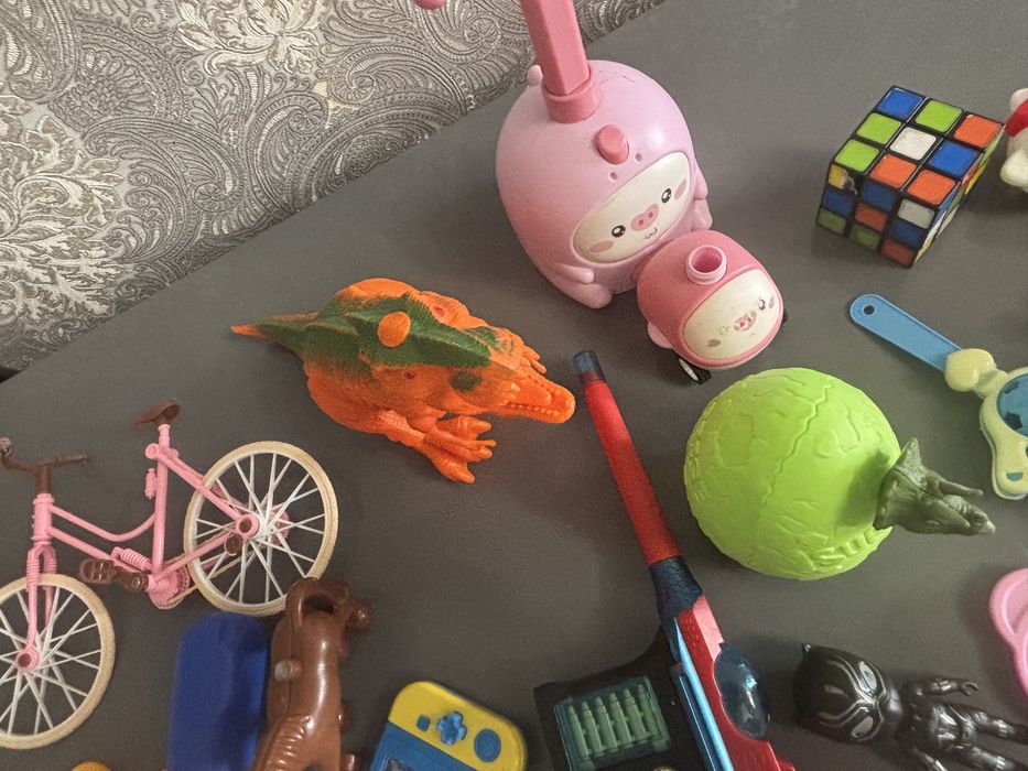 Продам игрушки 4000