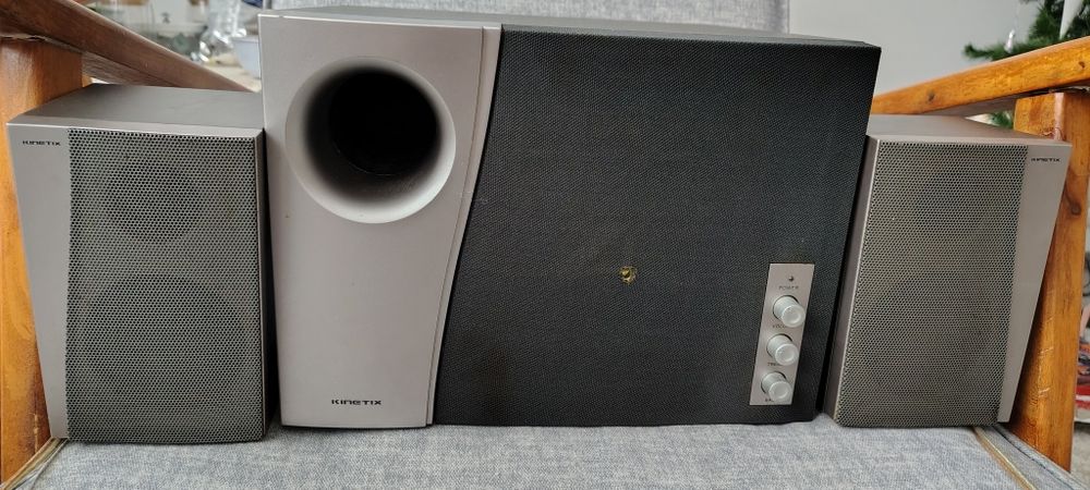 Boxă cu sateliți Kinetix