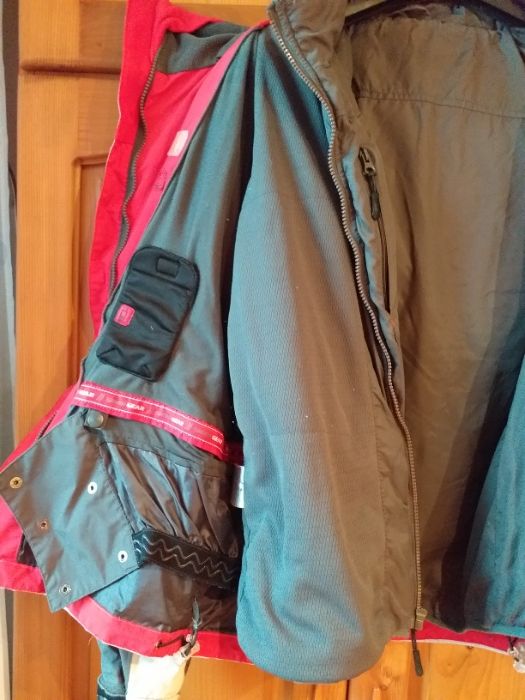 Vand geaca de ski , nemțească, marca tcm, din doua piese