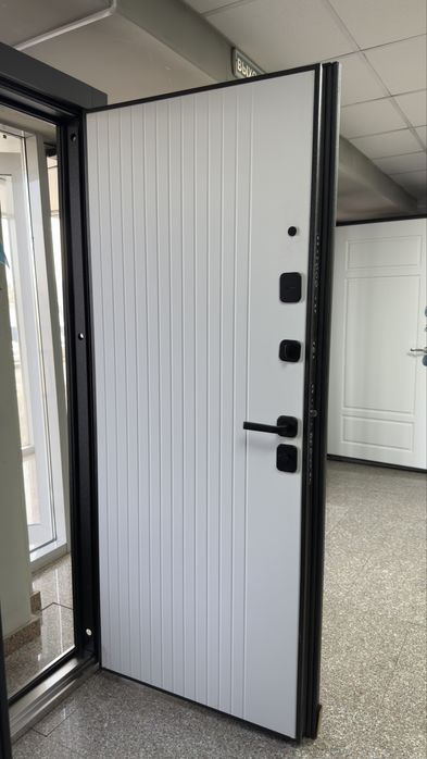 Входные двери со склада