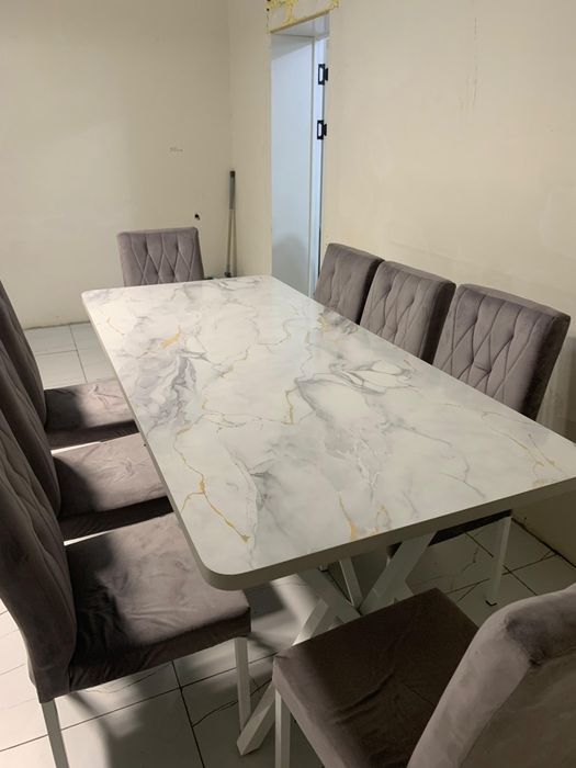 Продам стол, стулья. Новый