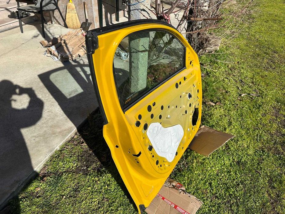 Предна лява врата от Пежо 208 2022