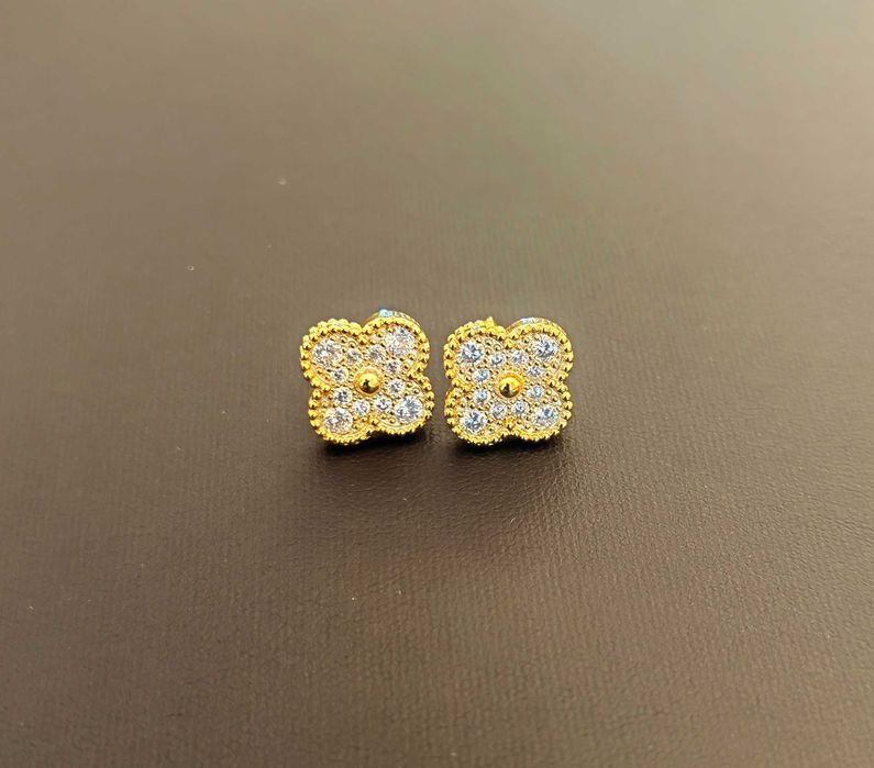 Златни обеци с циркониеви камъни Van Cleef & Arpels VCA Ван Клееф