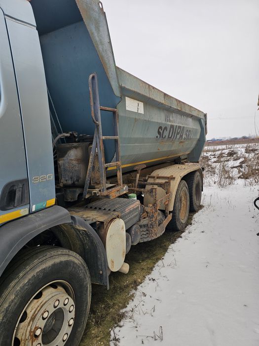 Volvo FE 320  pe trei axe