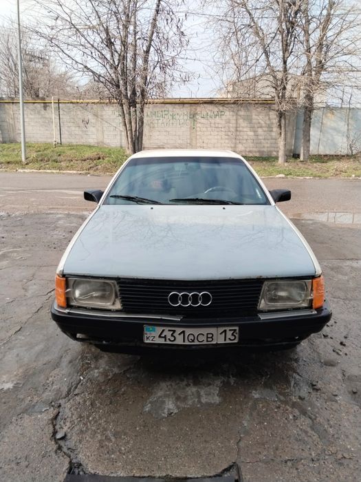 Audi 100. Объем 2.3