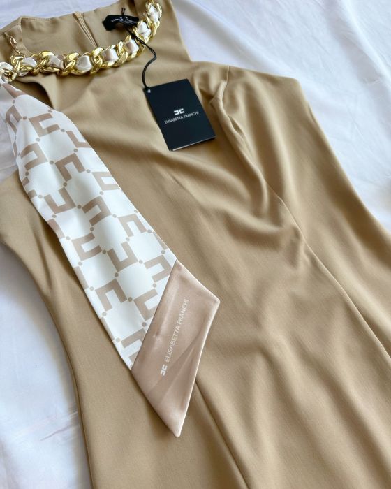 Рокля Elisabetta Franchi