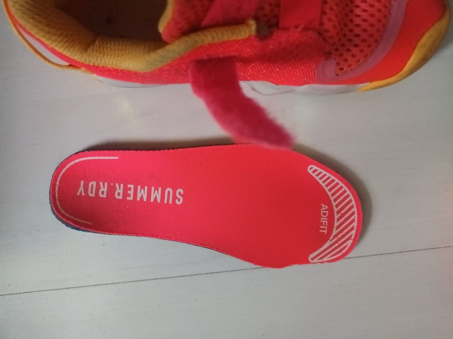 Маратонки Adidas номер 26,5 , сандали делатлон 26/27 момиче