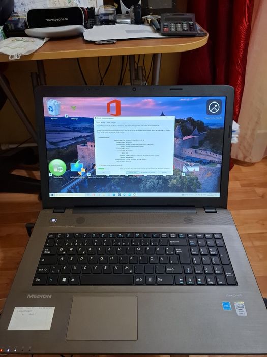 Medion Akoya Model E7416