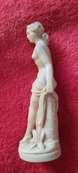 Statueta superba Danaida-Made in Italy