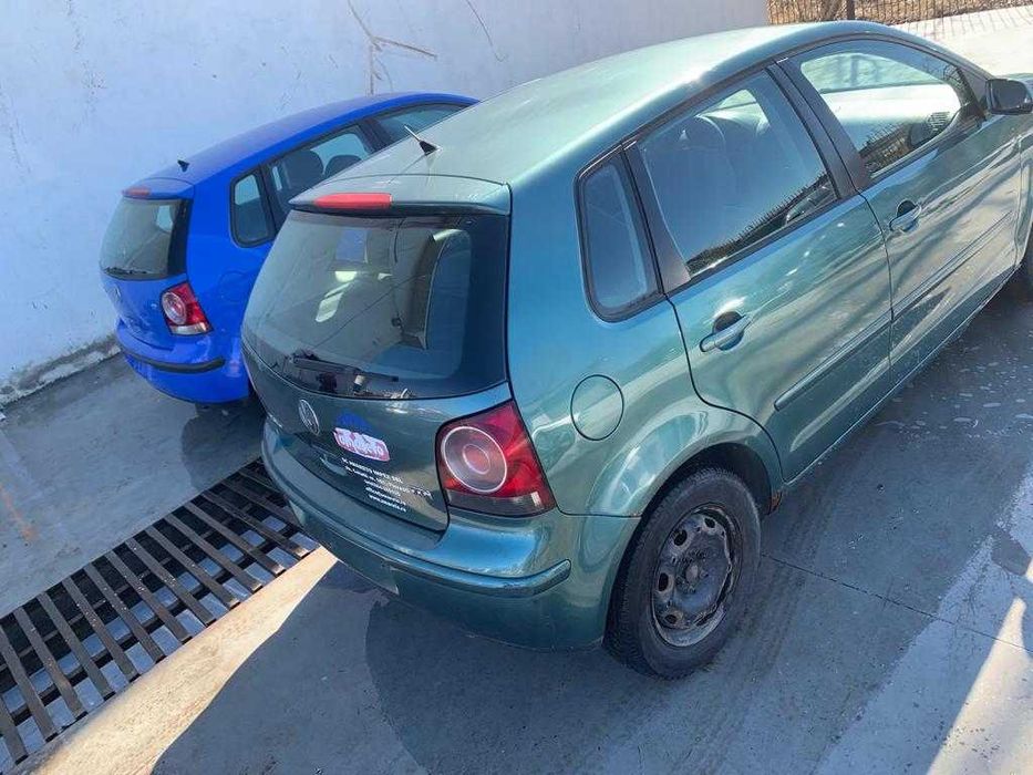 Dezmembrez Volkswagen Polo 6N/9N/1.2/1.4/AWY/AUA/usa/haion/interior/jante/usa/portbagaj/motor/cutie/volan