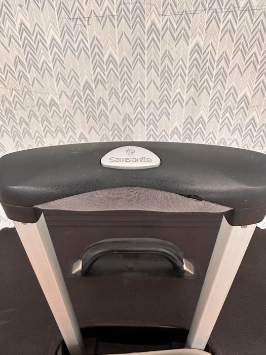 Продам большой чемодан Samsonite