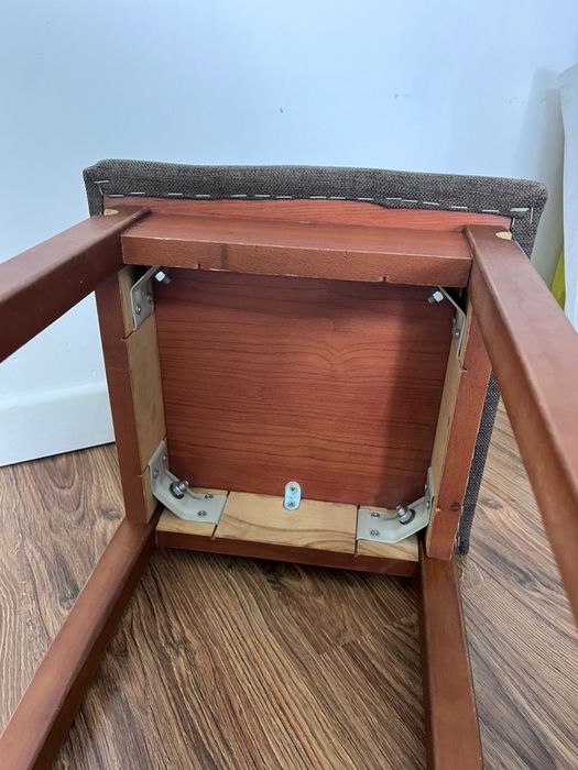 Деревянные табуретки