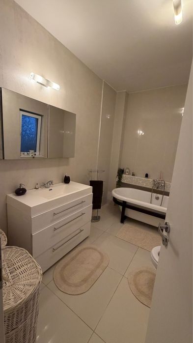 inchiriez apartament 4 camere