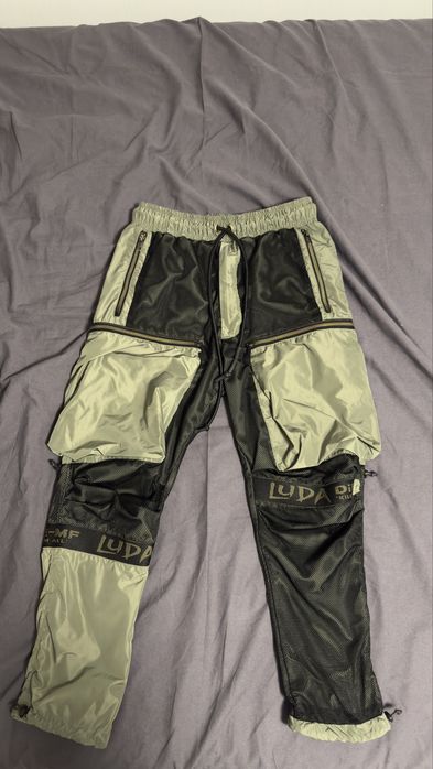 LUDA Много Рядък Карго Екип