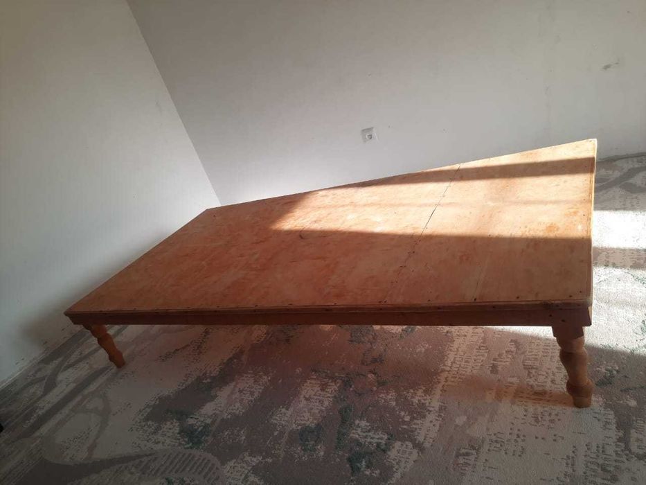 Продается стол б/у срочно