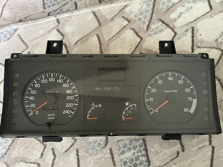 Километраж за Рено Клио  1.8 16V