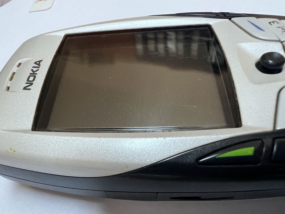 Nokia 6600 liber de retea