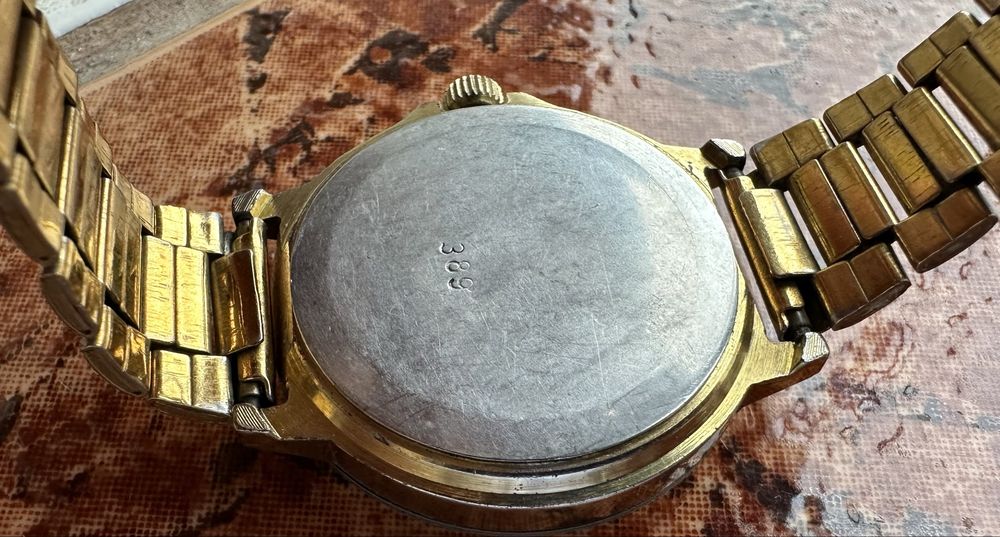 Сьветски механичен часовник Слава с два датника