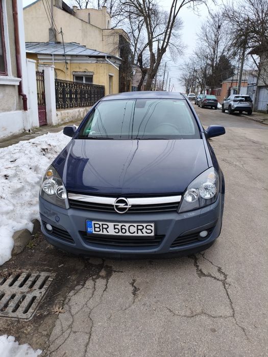 Vând Opel Astra H pentru piese