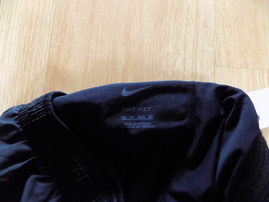 къси панталони nike шорти гащета екип спортни крос фитнес дамски оригинални XS