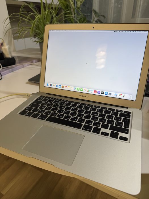 MacBook Air 13” 2015, Intel i5, 8/128 Г