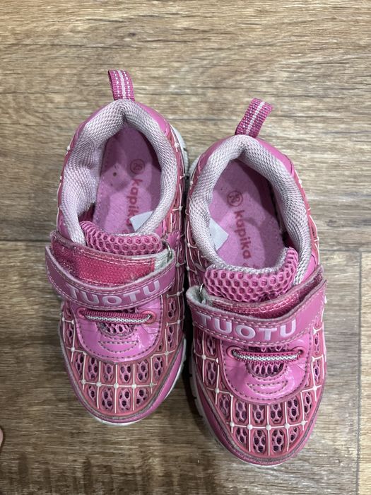 Кеды и кроссовки на девочку