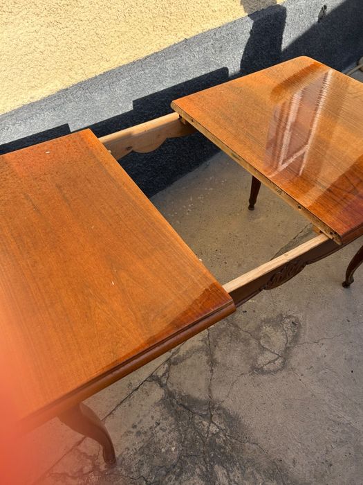 Продам стол из красного дерева
